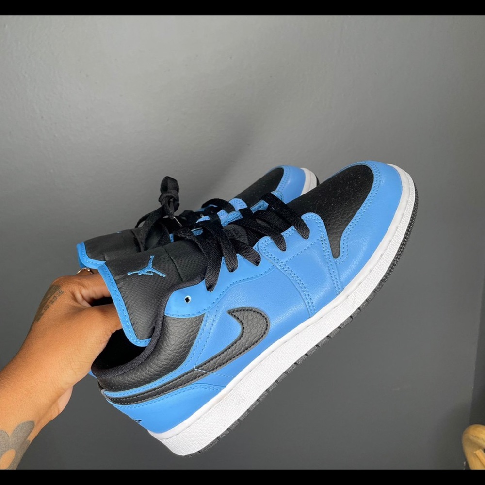 jordan 1 low university blue black